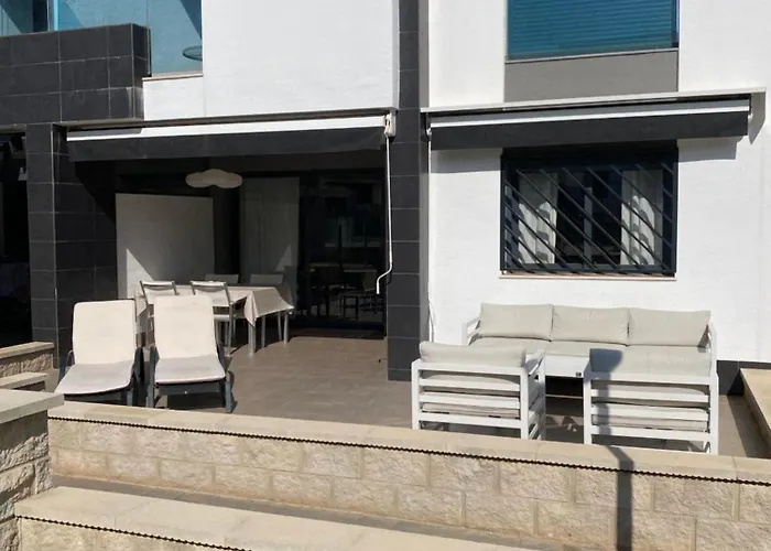 Oasis 7 - Lundgren Semesterbostad *